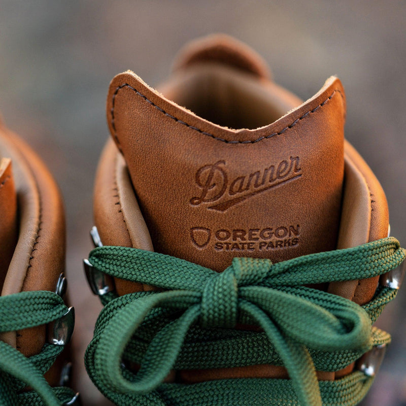 Cargue la imagen en el visor de la galería, Danner Mountain Light Oregon State Parks Centennial - Fearless Outfitters
