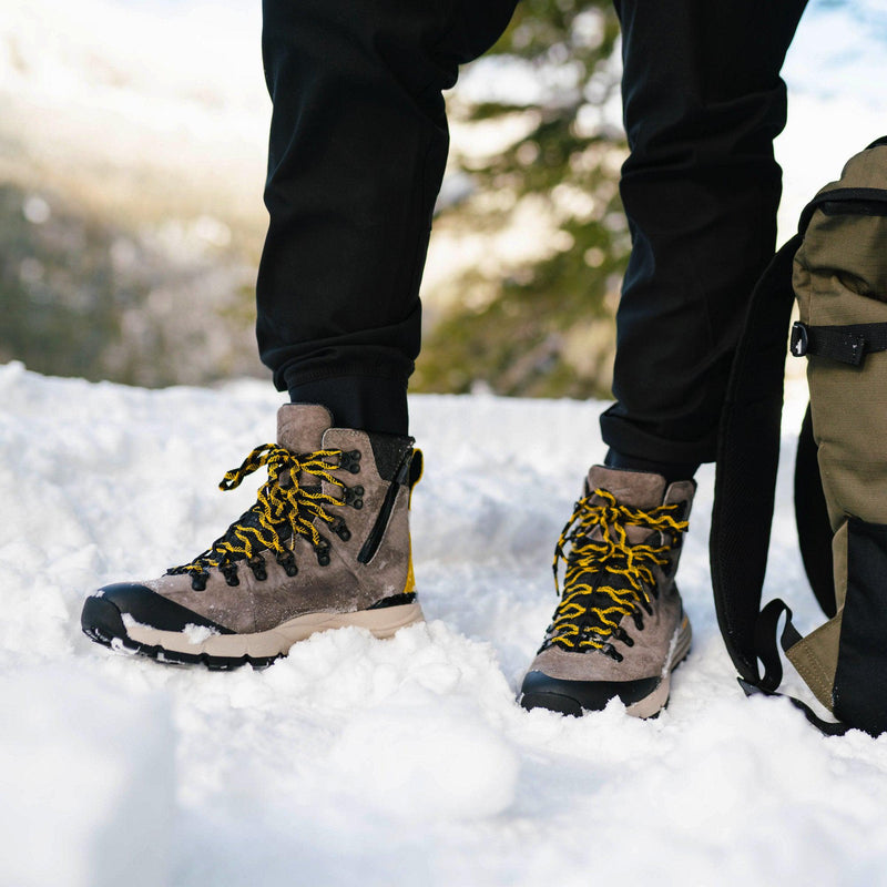 Cargue la imagen en el visor de la galería, Danner Women&#39;s Arctic 600 Side-Zip 7&quot; Driftwood/Yellow 200G - Fearless Outfitters
