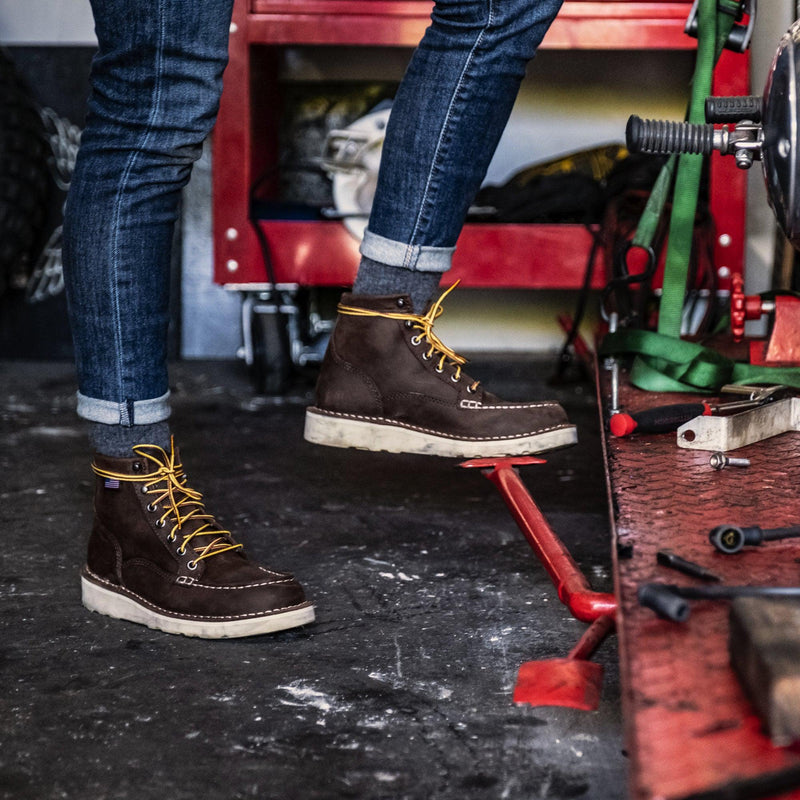 Cargue la imagen en el visor de la galería, Danner Women&#39;s Bull Run Moc Toe 6&quot; Brown - Fearless Outfitters
