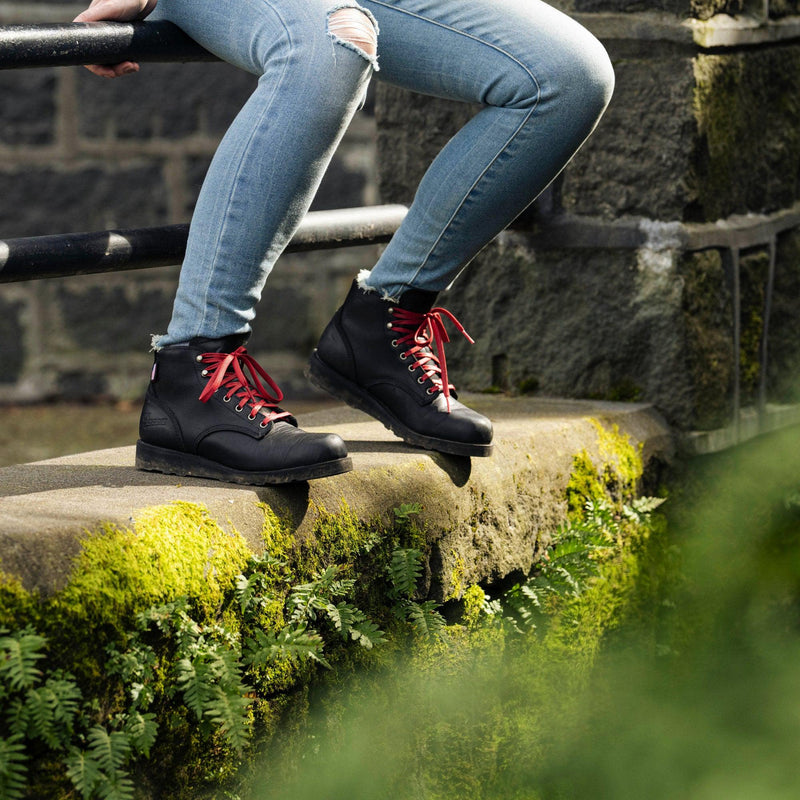 Cargue la imagen en el visor de la galería, Danner Women&#39;s Douglas 6&quot; GTX Black - Fearless Outfitters
