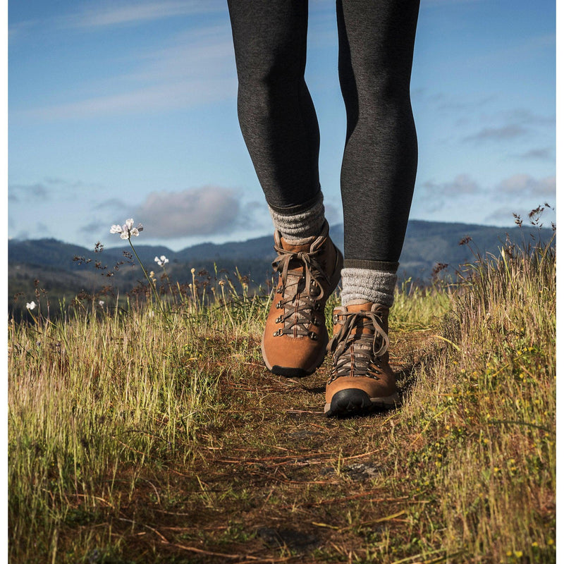 Cargue la imagen en el visor de la galería, Danner Women&#39;s Mountain 600 4.5&quot; Rich Brown - Fearless Outfitters
