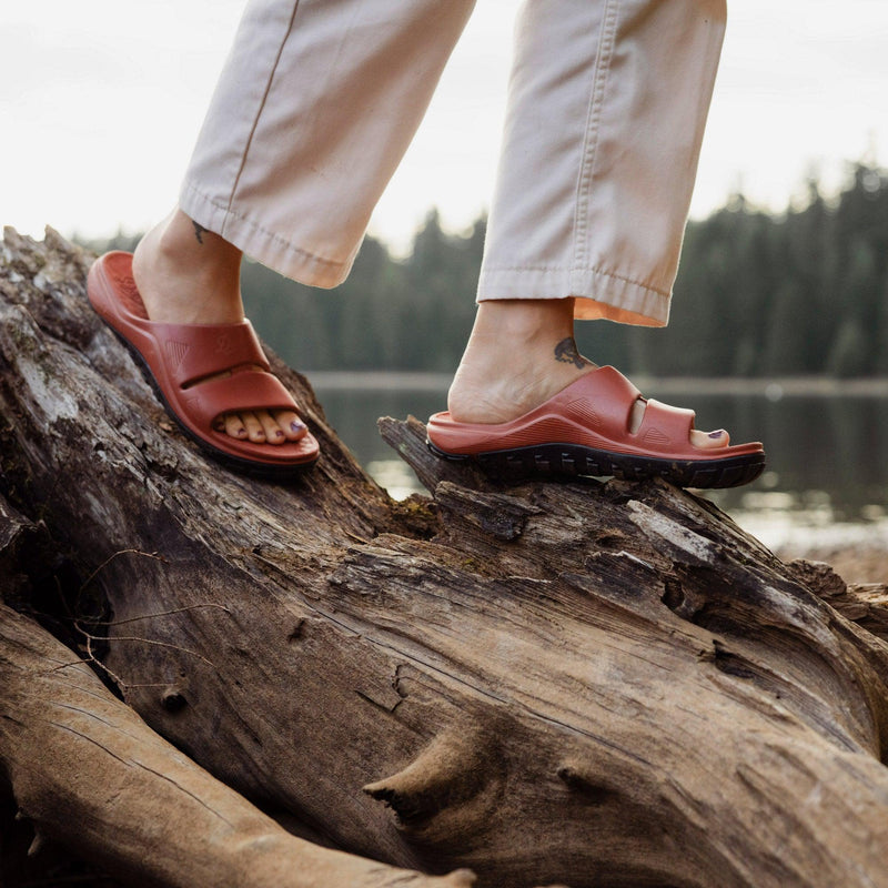 Cargue la imagen en el visor de la galería, Danner Women&#39;s Shelter Cove Slide Potter&#39;s Clay - Fearless Outfitters
