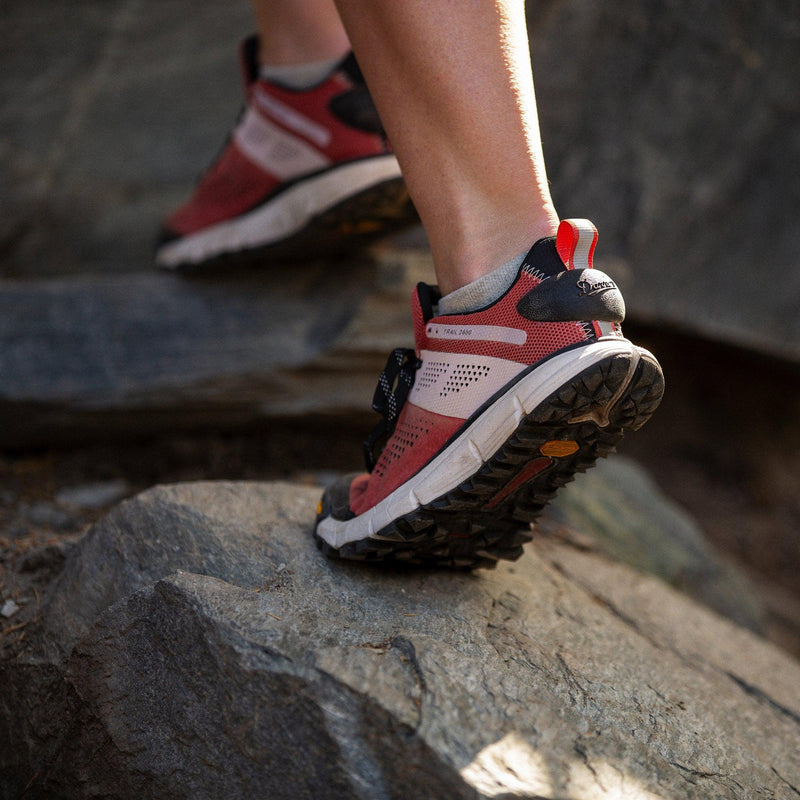 Cargue la imagen en el visor de la galería, Danner Women&#39;s Trail 2650 3&quot; Hot Sauce - Fearless Outfitters
