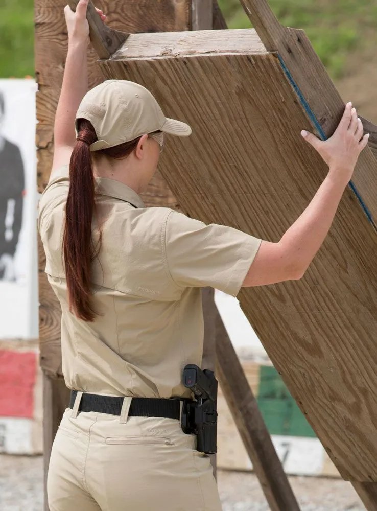 Cargue la imagen en el visor de la galería, Women&#39;s Summerweight Tactical Shirt - Short Sleeve - Fearless Outfitters
